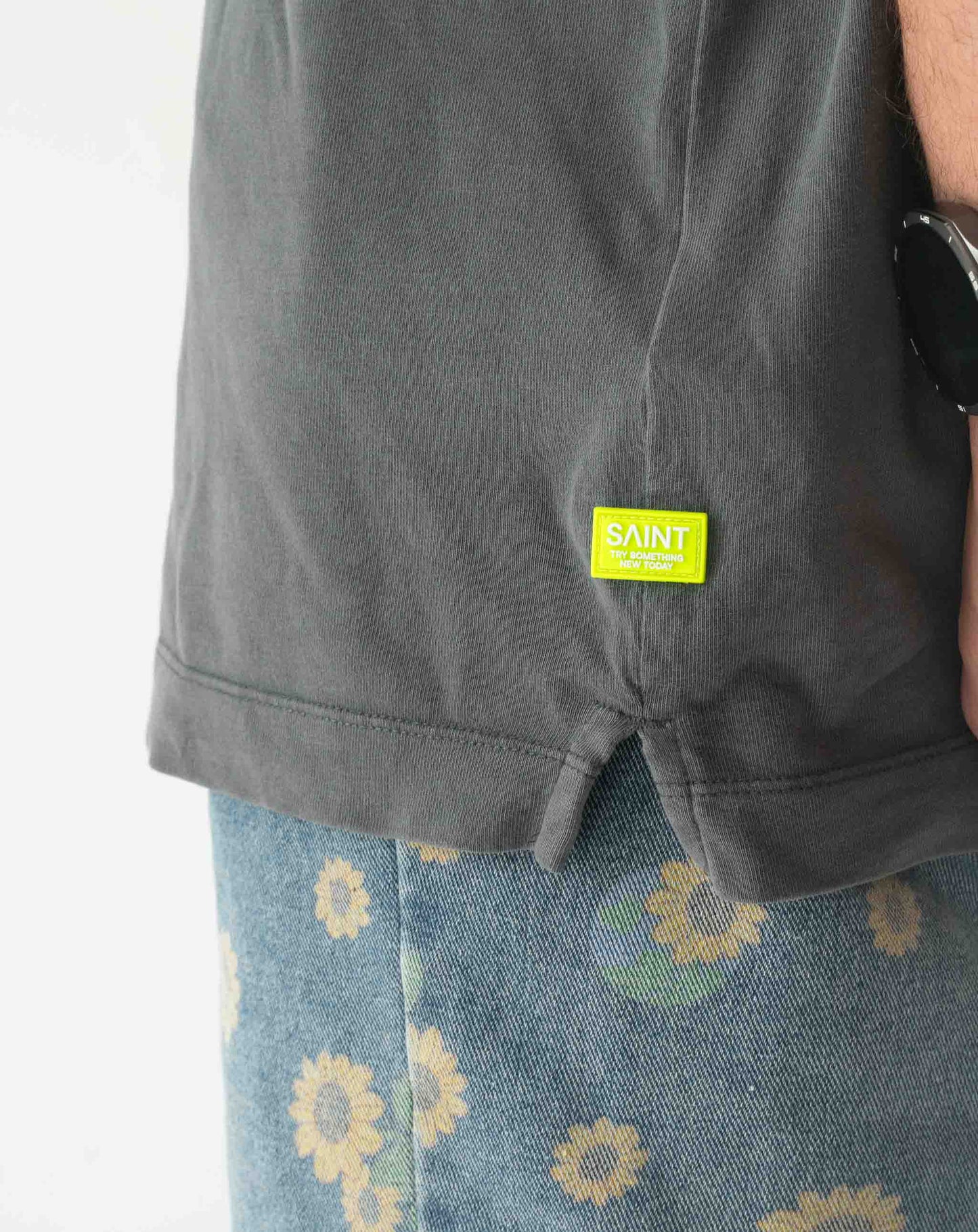 Mens Small Logo Pigment Tee: Charcoal