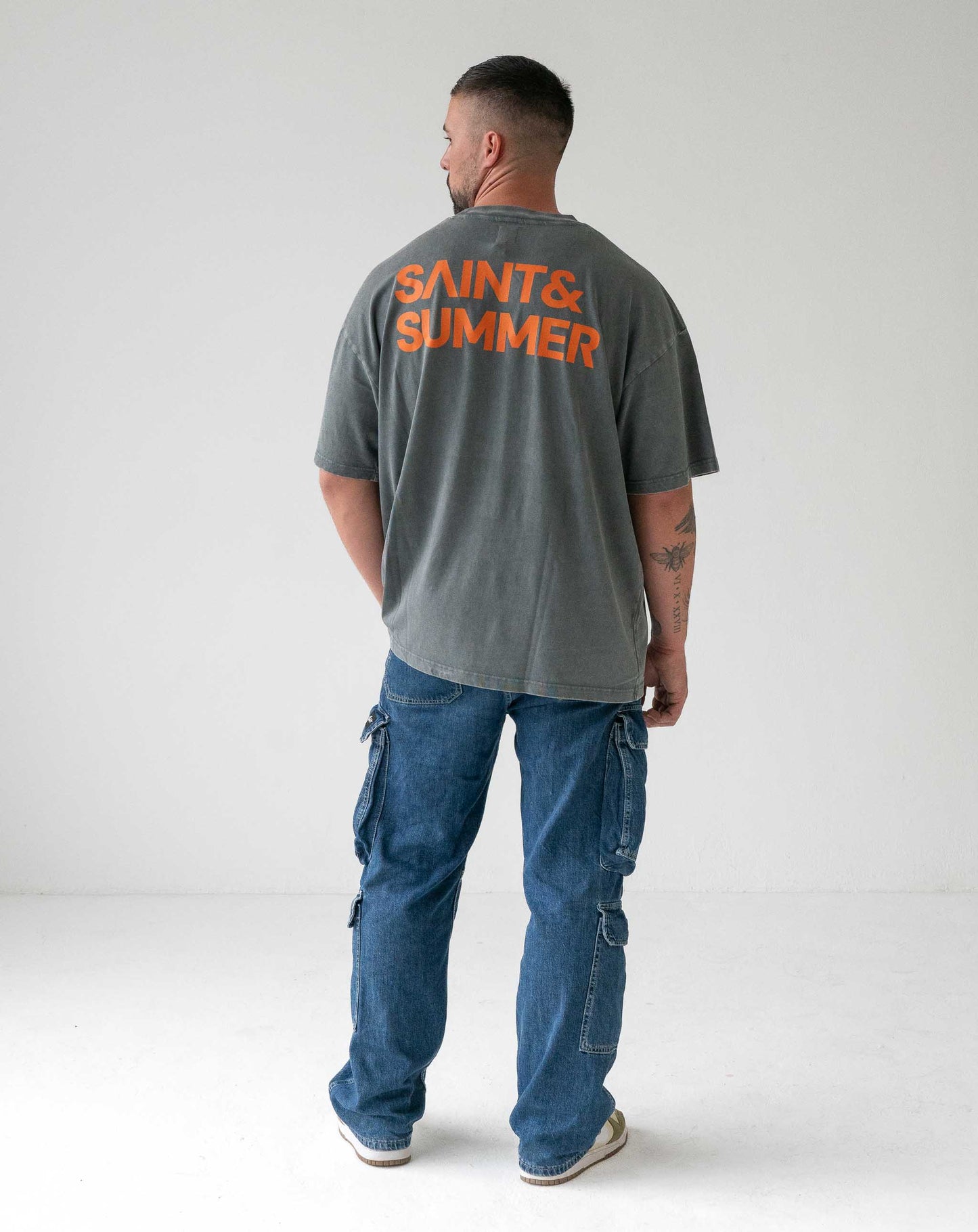 Unisex T-Shirt Char with Orange Logo