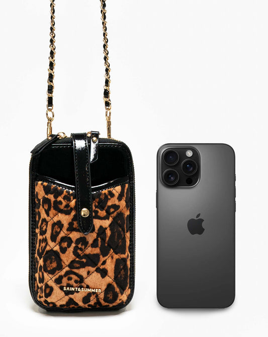 Folle Patent Cellphone Pouch
