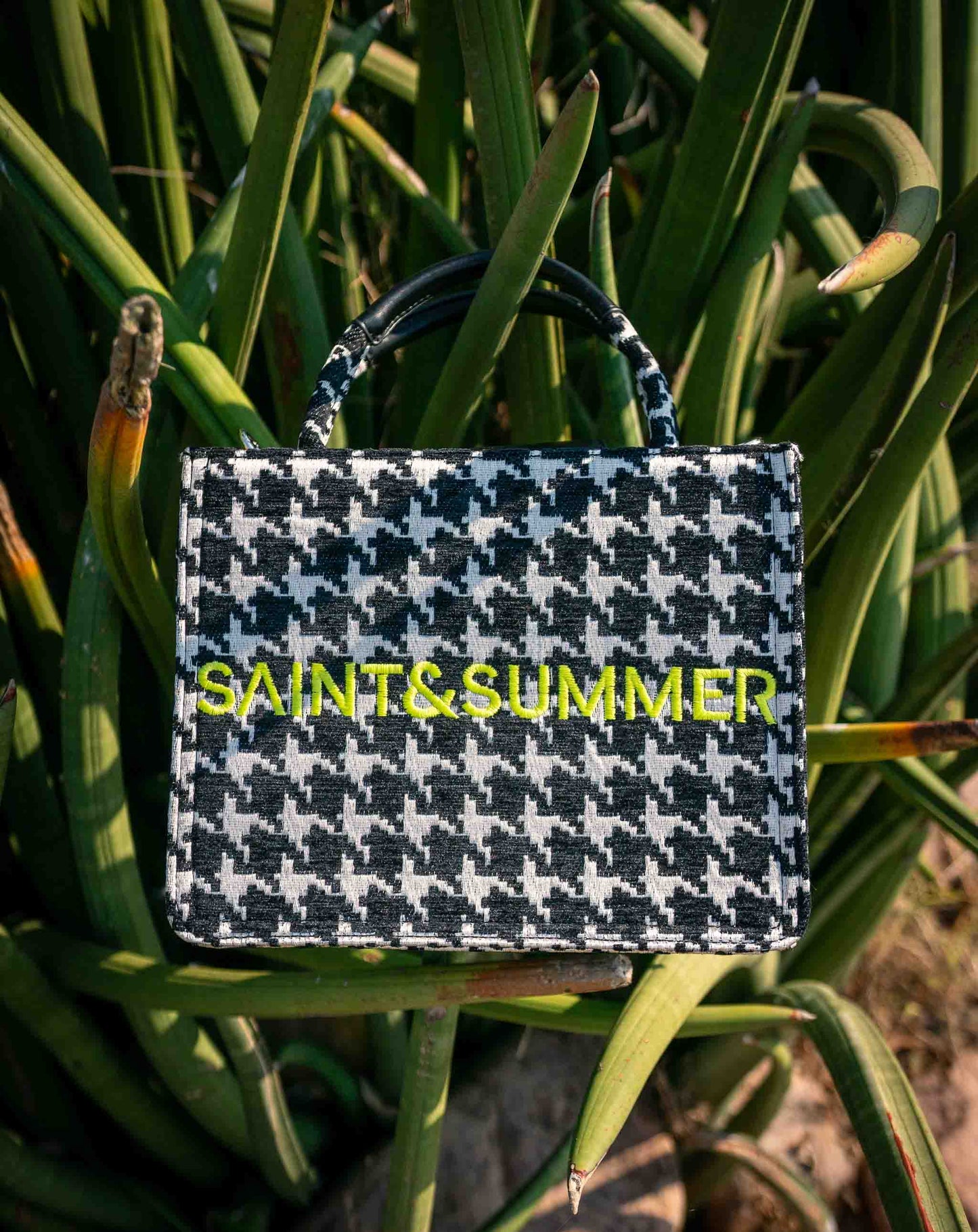 Ladies Dame Houndstooth Tote Bag