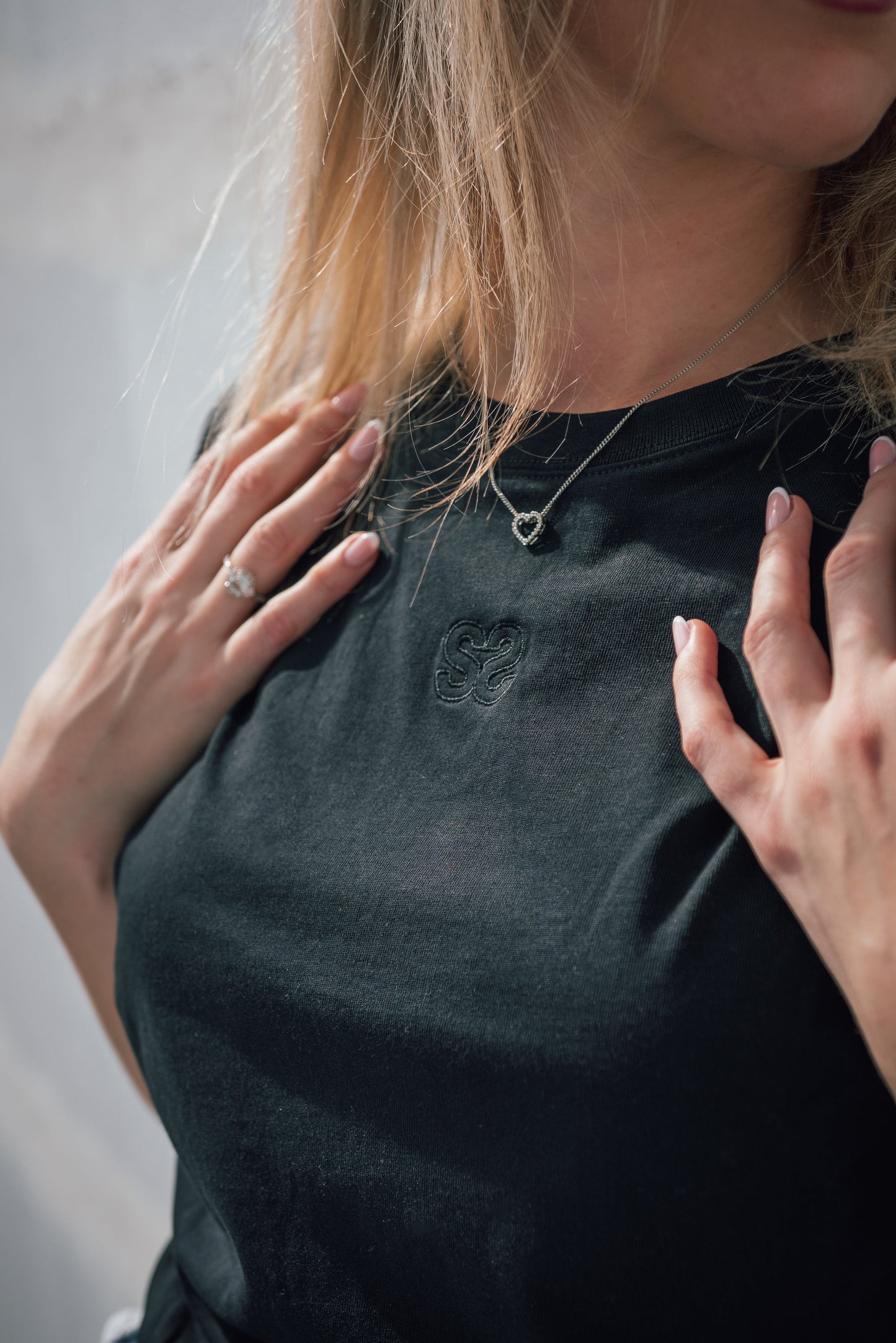 Blanca Tee Black - Knit Tops